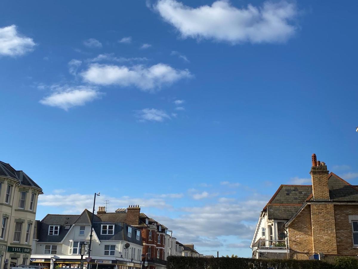 Bournemouth Beachfront Retreat 3 Bedroom 3 Bathroom Seaside B&B With Free Parking Exterior foto